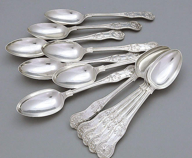 twelve dessert spoons London 1899 Queens pattern William Hutton and Sons