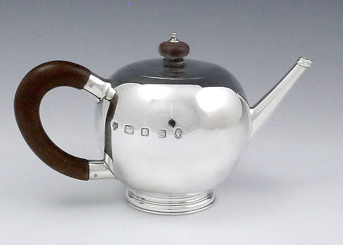 English sterling silver teapot London 1977