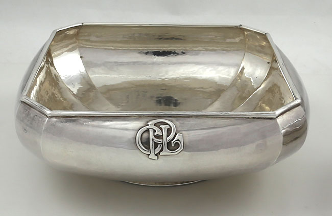 unusual kalo sterling hammered Chicago silver bowl