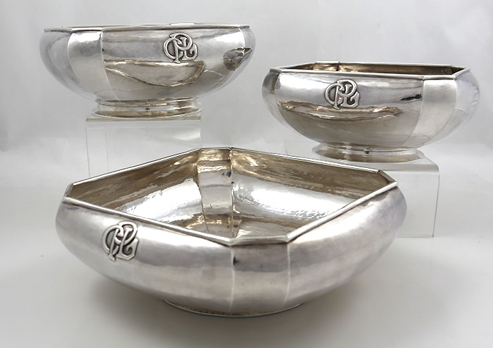 Kalo hammered Chicago sterling suite of three bowls with applied monograms