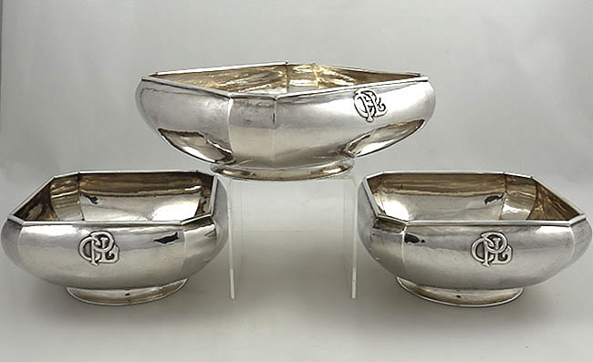 Kalo hammered Chicago sterling suite of three bowls with applied monograms
