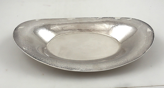 Kalo antique sterling hand hammered bread tray with no monogram Chicago and New York mark