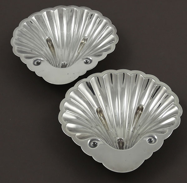 Pair Kirk sterling shell dishes 402