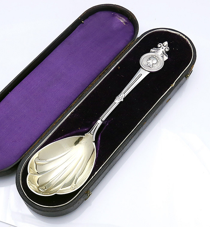 Gorham sterling medallion boxed spoon antique sterling silver