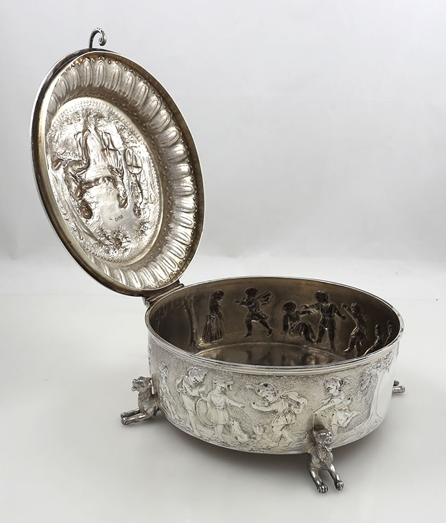 English antique silver circular box with chased figures London 1835 by Edward and John Barnard