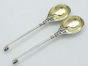 pair of Francis Higgins spoons English antique silver London 1885