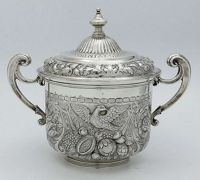 English silver covered bowl with two handles London 1915 Daniel and John Willby