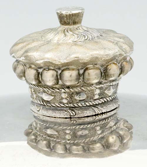 coronet finial on dome shaped covers