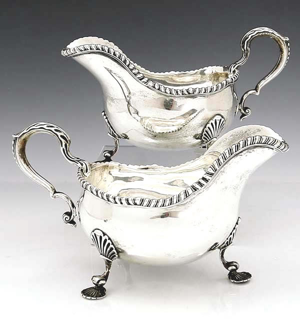 pair of London 1905 English silver sauceboats by Child