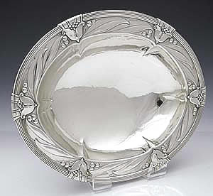 Gorham oval sterling silver hand hammered bowl with tulip border
