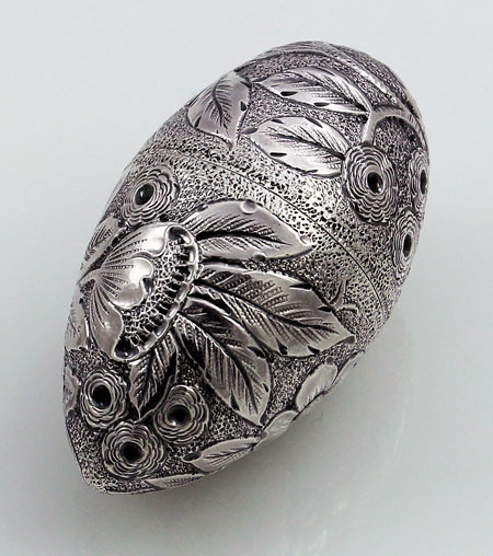 Tiffany antique sterling engraved sewing egg thimble and needle case