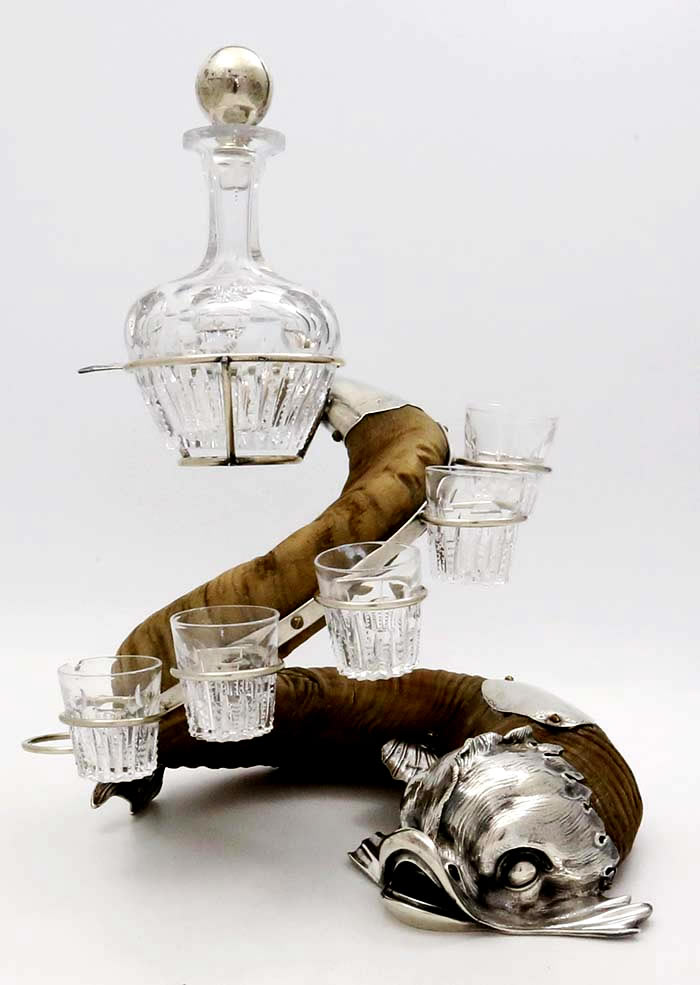 Black Starr & Frost whiskey decanter and glasses long horn sheep 