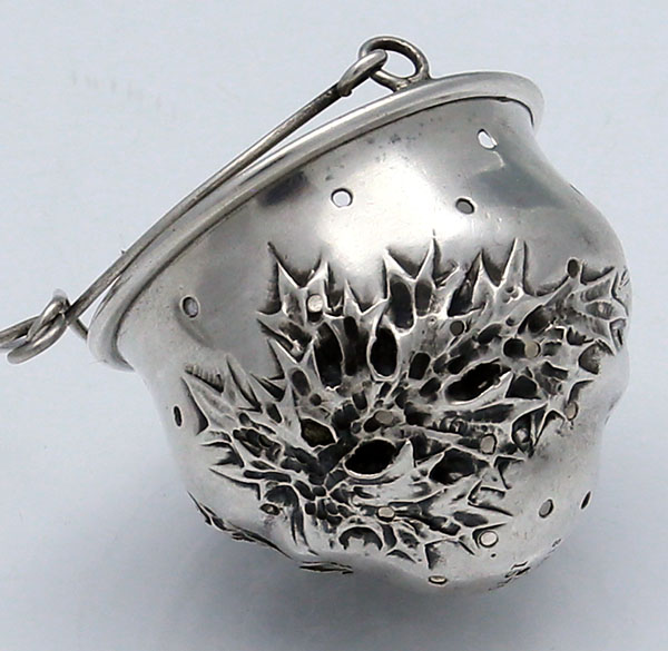 Fradley sterling spout strainer with thistles